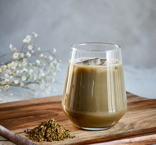 Hojicha latté glacé : un breuvage japonais doux et rafraîchissant